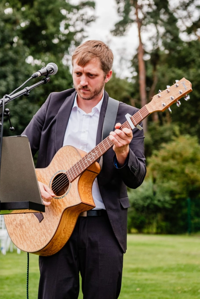 Profilbild von Gitarrist Tobi von Solo zu Zweit